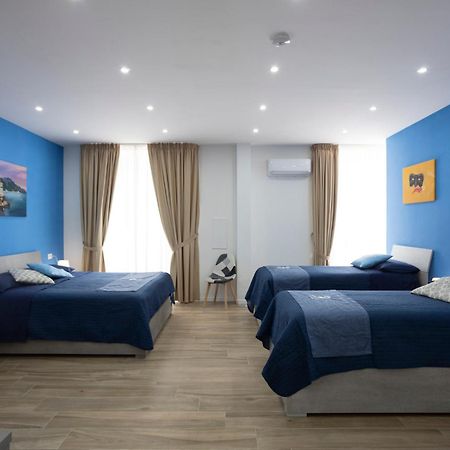 Giuly Suites & Rooms Naples Exterior photo