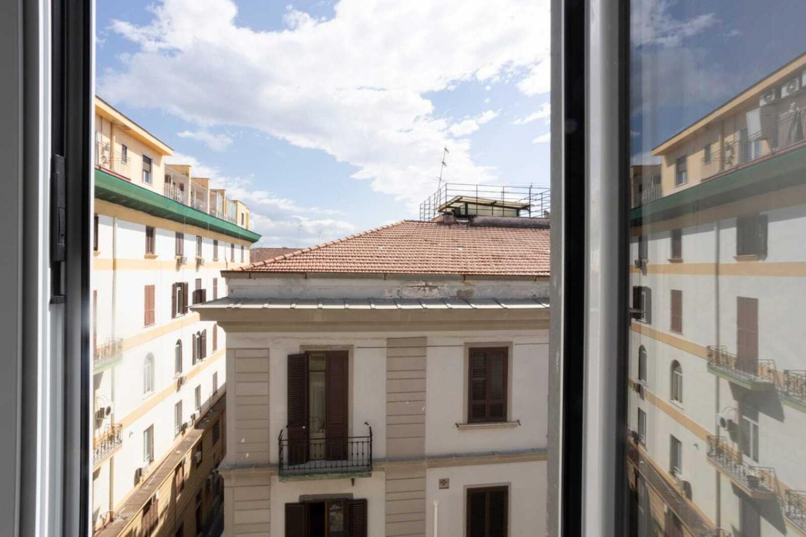 Giuly Suites & Rooms Naples Exterior photo